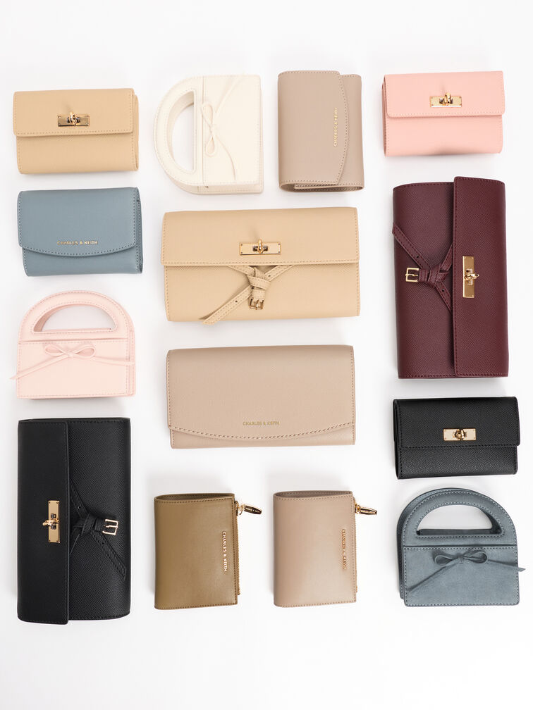 กระเป๋าคล้องข้อมือหนังกลับประดับโบว์รุ่น Reese, สีสโมกกี้บลู, hi-res