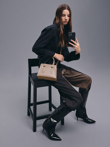 กระเป๋าโท้ททรงสี่เหลี่ยมคางหมูรุ่น Allyn, สีโทป, hi-res