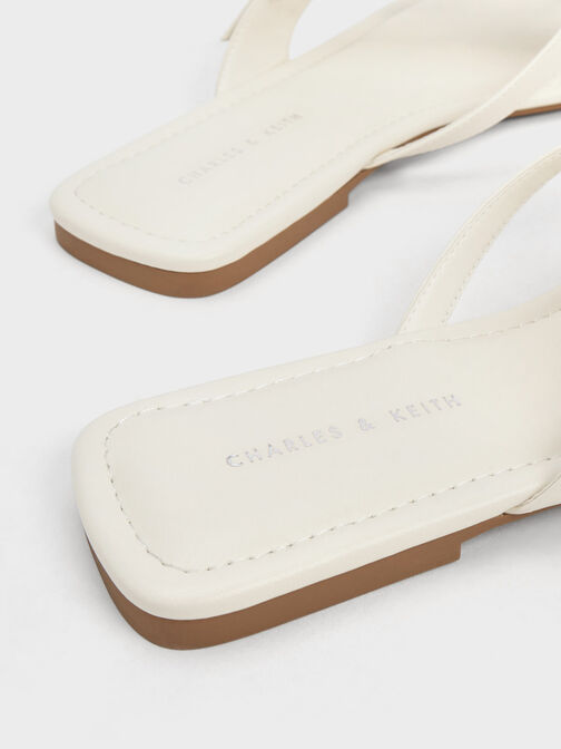 Quilted Buckle Thong Sandals, สีชอล์ค, hi-res