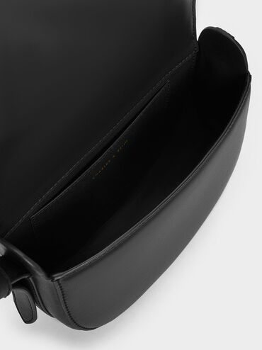 Kora Saddle Crossbody Bag, สีดำ, hi-res