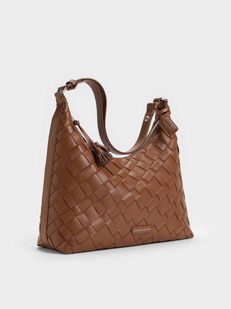 กระเป๋าโฮโบดีเทลงานสานประดับพู่รุ่น Ivette, สีช็อคโกแลต, hi-res