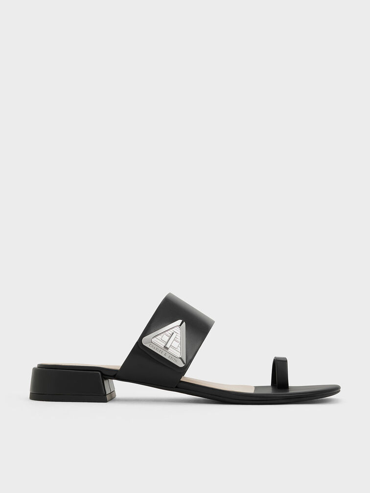 Trice Metallic Accent Toe-Ring Sandals, สีดำ, hi-res