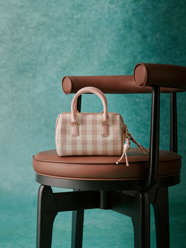 กระเป๋าโบว์ลิ่งลายตารางรุ่น Everleigh, สีชมพูอ่อน, hi-res