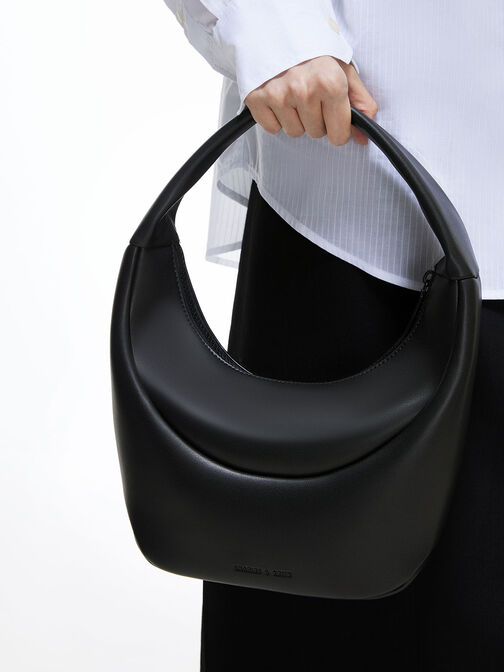 Elongated Curved Hobo Bag, สีดำ, hi-res
