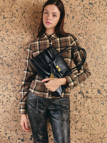 กระเป๋าโท้ททรงสี่เหลี่ยมคางหมูรุ่น Kerry, สีดำ, hi-res