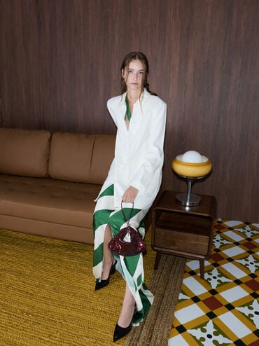 กระเป๋าแบบสะพายได้สองสไตล์ประดับเลื่อมรุ่น Jesmyn, สีเบอร์กันดี, hi-res