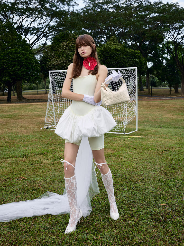 กระเป๋าสะพายไหล่ดีไซน์แบบสานรุ่น Ivette, สีครีม, hi-res