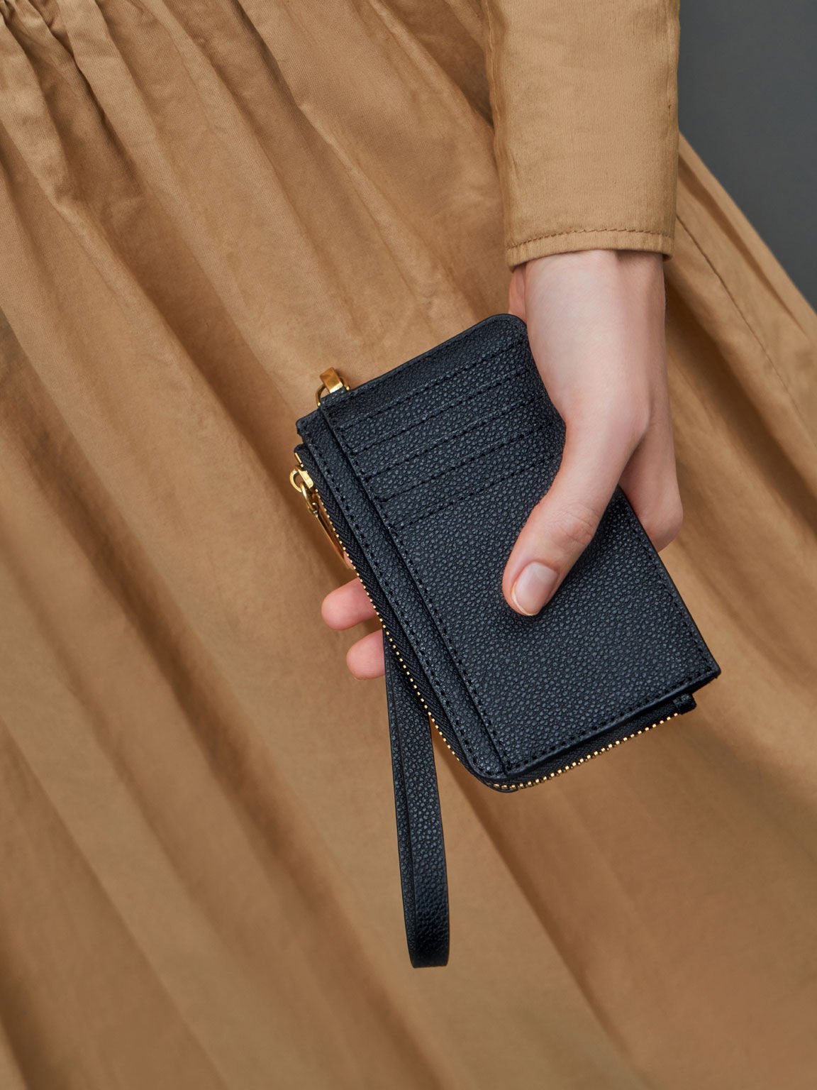 Wristlet wallet 2025 with card slots