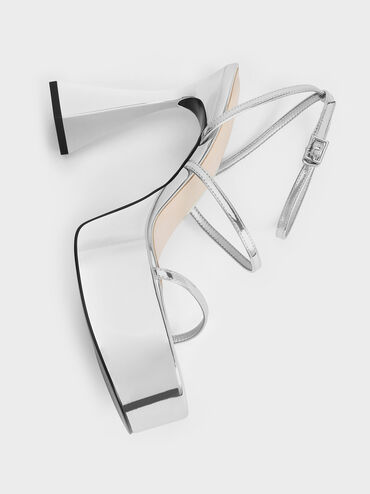 รองเท้าแตะเสริมแพลตฟอร์มดีไซน์ส้นแบบ Sculptural ตกแต่งสายคาดแบบเมทัลลิค, สีเงิน, hi-res