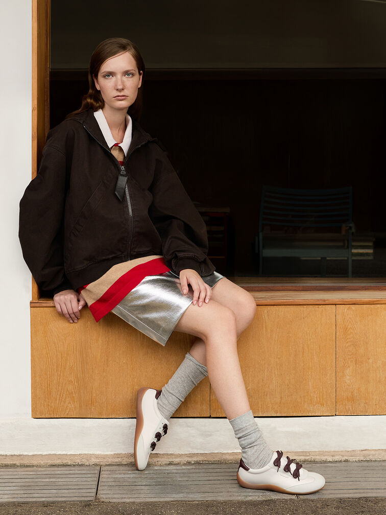 รองเท้าผ้าใบตกแต่งโบว์สามชั้นดีไซน์แผงสีตัดกัน, สีชอล์ค, hi-res