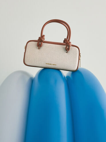 กระเป๋าสะพายข้างทรงยาวผ้าแคนวาสดีไซน์หูจับแบบผูกปมรุ่น Sammie, สีโทปแคนวาส, hi-res