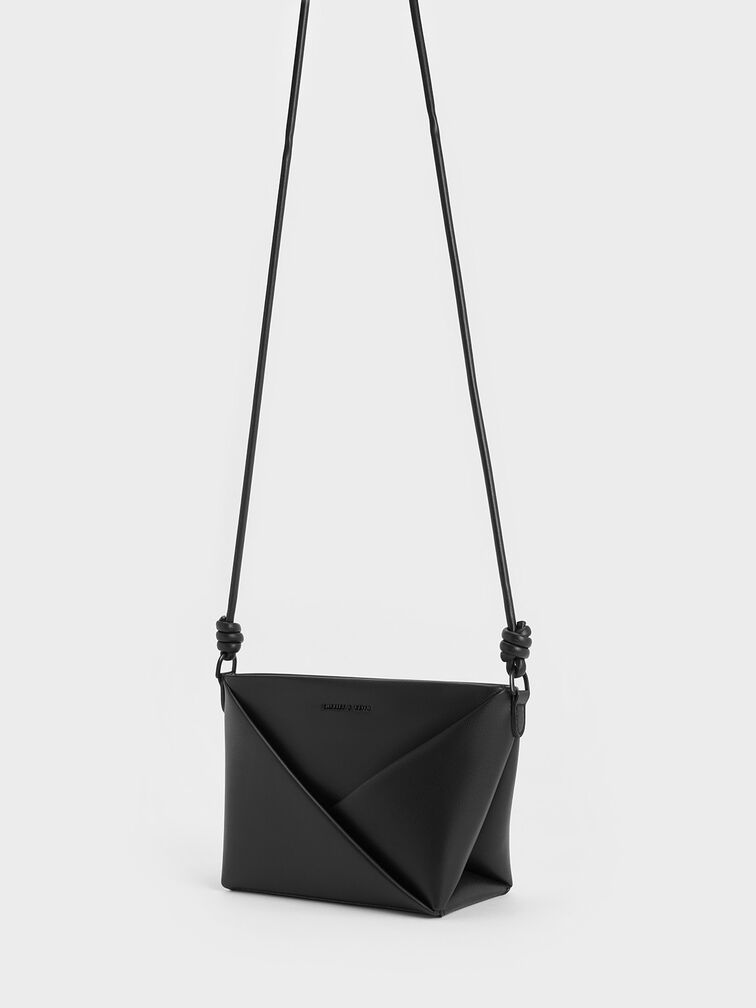 Midori Geometric Crossbody Bag, สีดำอะไหล่สีเงิน, hi-res