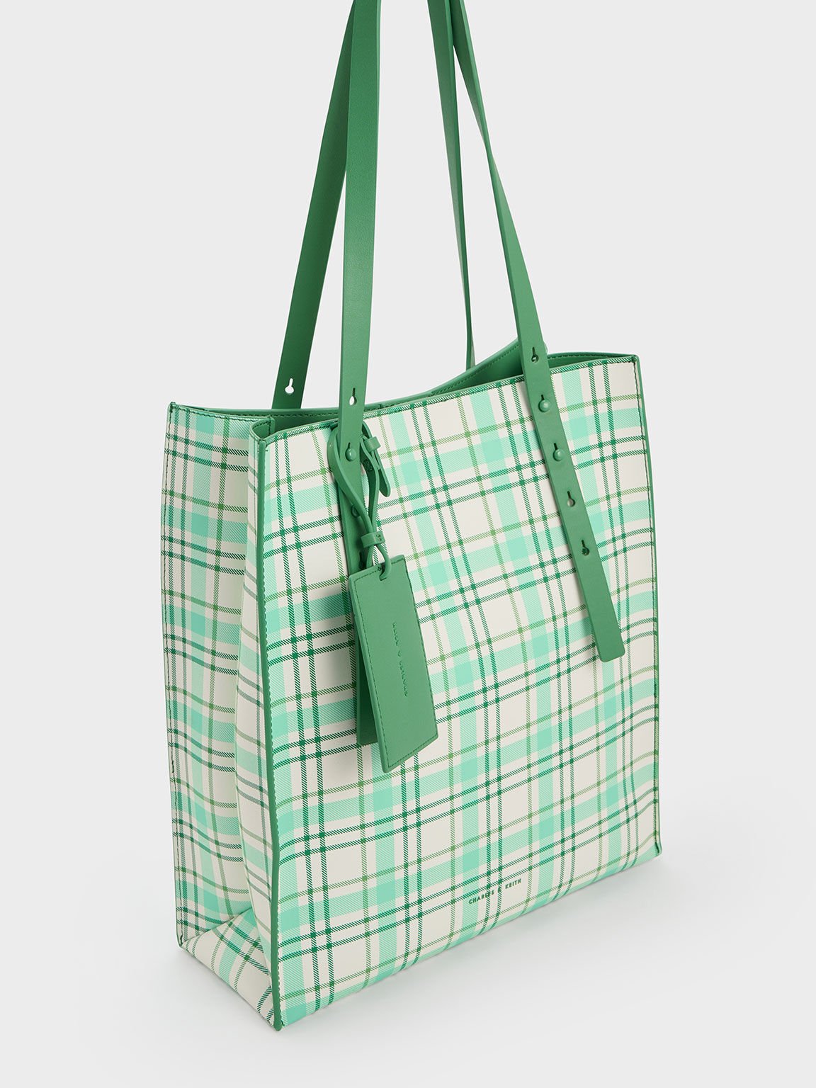 Checkered outlet tote bag