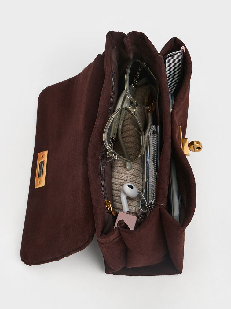 กระเป๋าสะพายข้างวัสดุหนังกลับรีไซเคิลพร้อมสายโซ่รุ่น Kerry, สีเอสเพรสโซบราวน์, hi-res