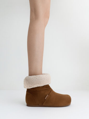 รองเท้าบูทหนังกลับตกแต่งขนสังเคราะห์พร้อมดีไซน์ย่นแบบพับข้อ, สีน้ำตาล, hi-res