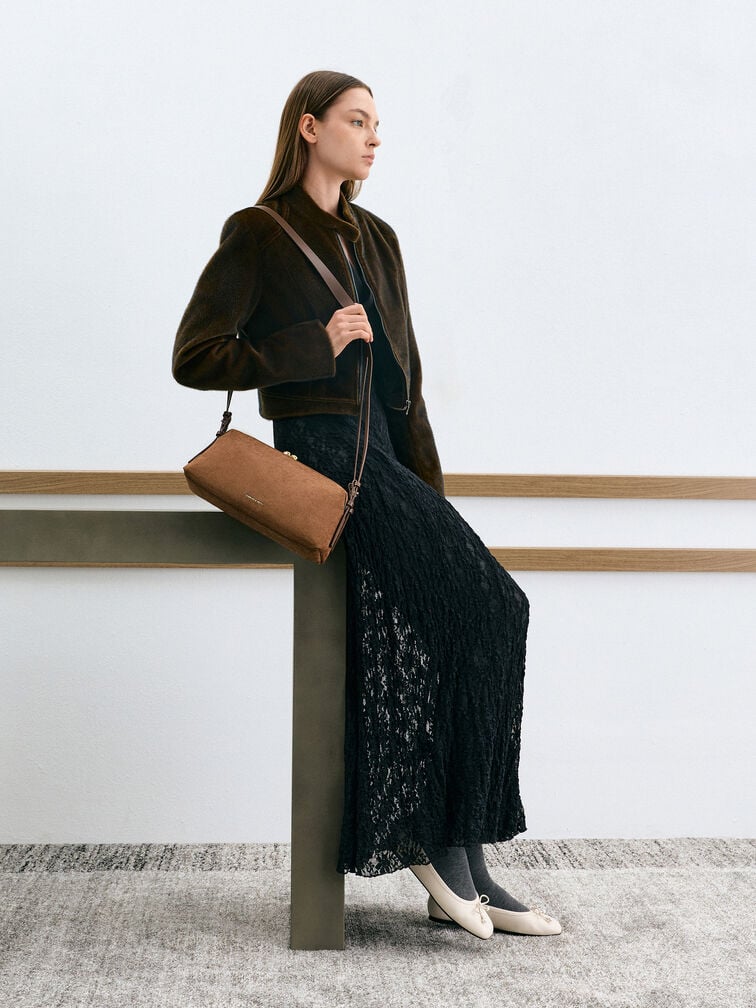 กระเป๋าสะพายไหล่วัสดุหนังกลับรีไซเคิลดีไซน์สายแบบคู่รุ่น Deyna, สีมอคค่าบราวน์, hi-res