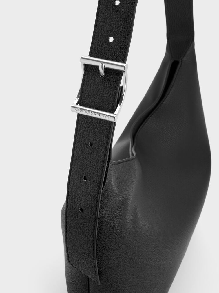 กระเป๋าโฮโบพร้อมสายคาดหัวเข็มขัดรุ่น Larsen, สีดำอะไหล่สีเงิน กระเป๋าโฮโบพร้อมสายคาดหัวเข็มขัดรุ่น Larsen, สีดำอะไหล่สีเงิน, hi-res