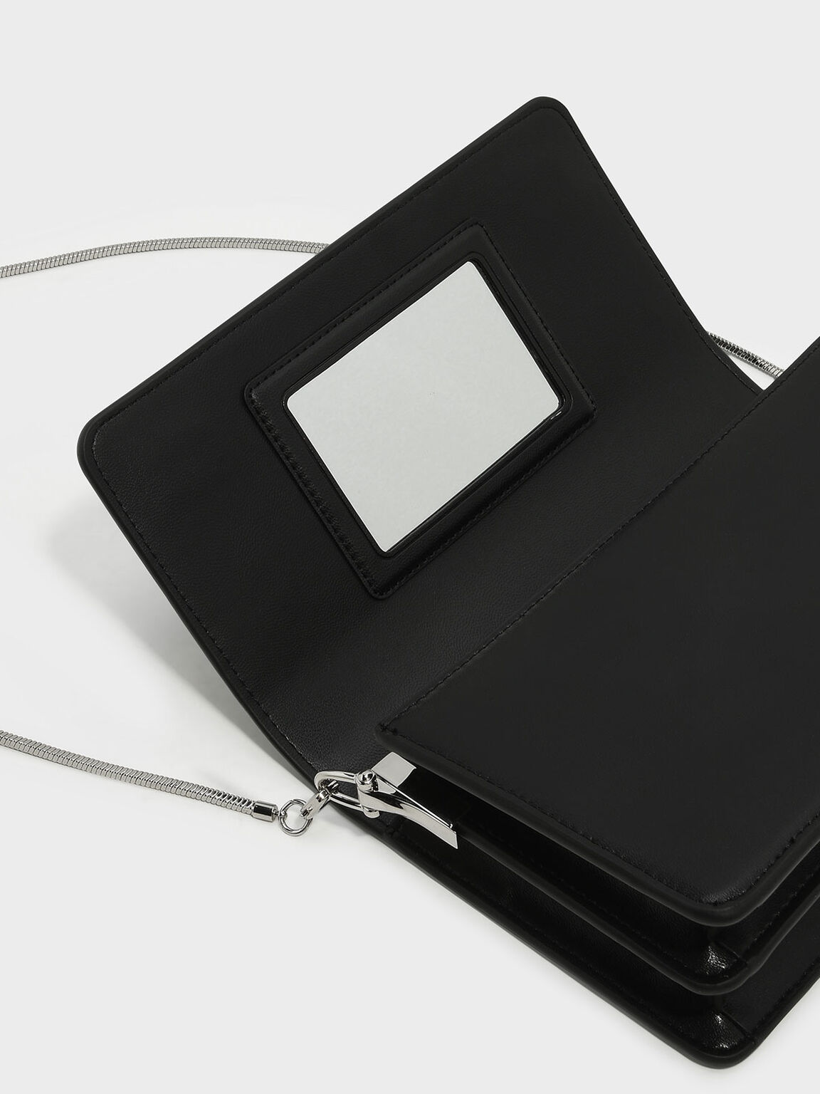 คลัตช์ Black Classic Front Flap Clutch CHARLES & KEITH TH