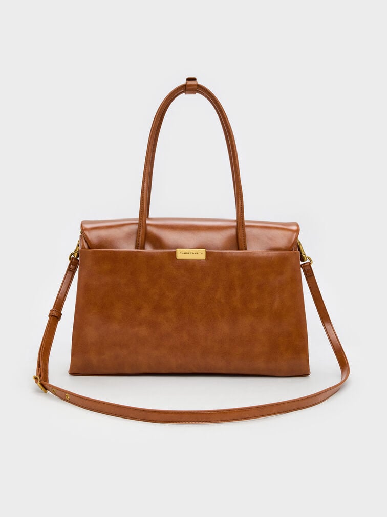 กระเป๋าโท้ททรงสี่เหลี่ยมคางหมูรุ่น Kerry, สีดิสเทรสด์แทน, hi-res