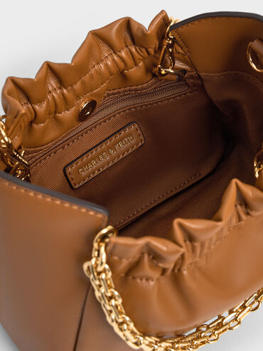 กระเป๋าสะพายไหล่ดีเทลจับจีบย่นที่จับแบบโซ่รุ่น Brigette, สีน้ำตาล, hi-res