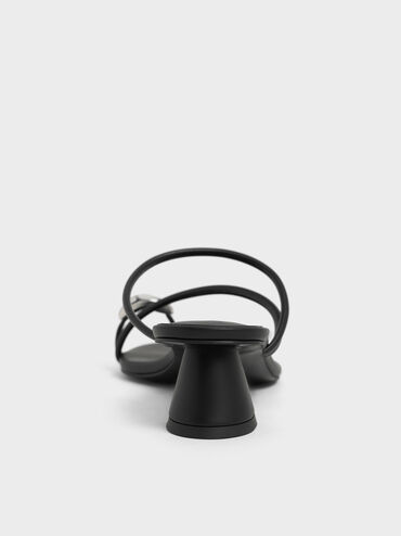 รองเท้าแตะส้นสูงดีไซน์ห่วงคล้องนิ้วเท้าตกแต่งอะไหล่เมทัลลิค, สีดำ, hi-res