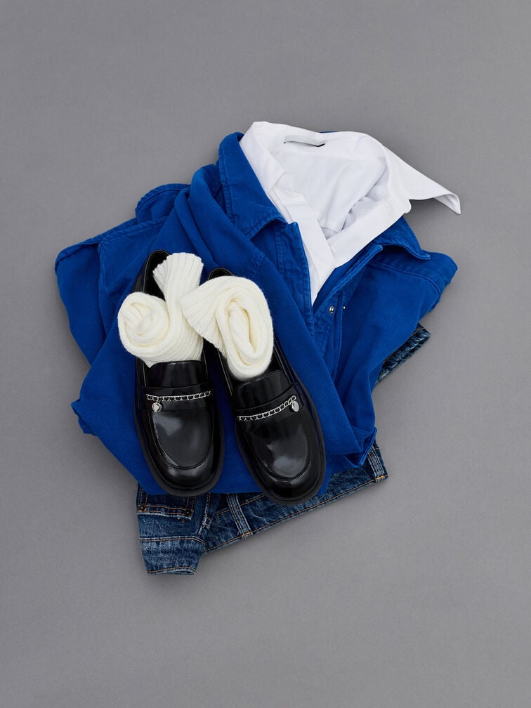 รองเท้าโลฟเฟอร์ตกแต่งสายโซ่แบบถักเมทัลลิค, หนังเงาสีดำ, hi-res