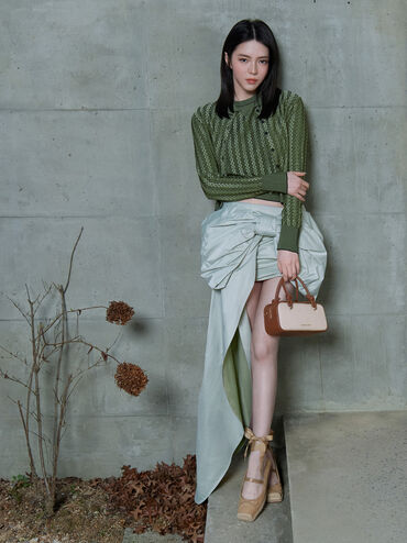 กระเป๋าสะพายข้างทรงยาวผ้าแคนวาสดีไซน์หูจับแบบผูกปมรุ่น Sammie, สีโทปแคนวาส, hi-res