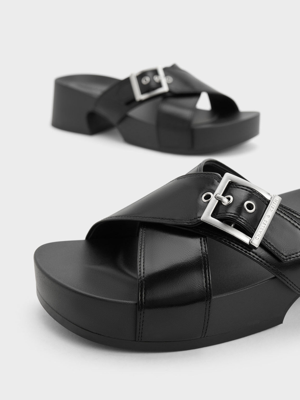 Platform leather slides top
