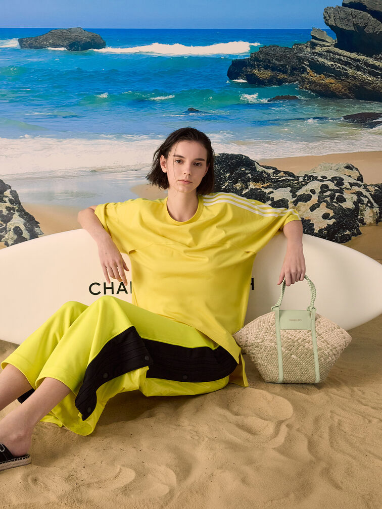 กระเป๋าสะพายข้างราฟเฟียทรงถังรุ่น Shalia, สีมัทฉะกรีน, hi-res