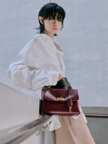 กระเป๋าสะพายข้างพร้อมสายโซ่รุ่น Kerry, สีมัลเบอร์รี่พลัม, hi-res