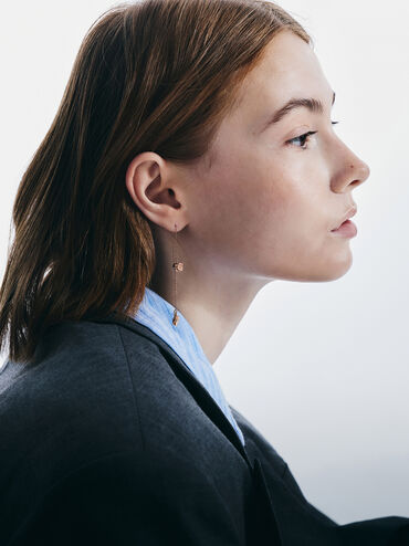ต่างหูแบบยาวดีไซน์อสมมาตรประดับลายดอกไม้รุ่น Rosalind, สีบรัชโรสโกลด์, hi-res