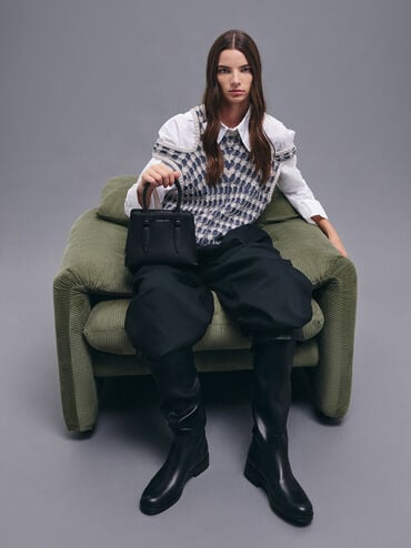 กระเป๋าโท้ททรงสี่เหลี่ยมคางหมูรุ่น Allyn, สีดำอะไหล่สีเงิน, hi-res