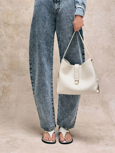 กระเป๋าโฮโบหนังแท้ตกแต่งเข็มขัดรุ่น Gabine, สีเอ้กเชลล์ครีม, hi-res