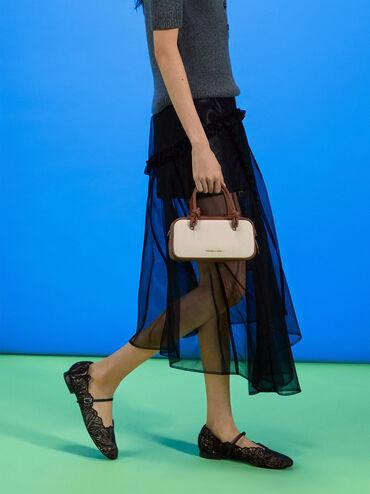 กระเป๋าสะพายข้างทรงยาวผ้าแคนวาสดีไซน์หูจับแบบผูกปมรุ่น Sammie, สีโทปแคนวาส, hi-res