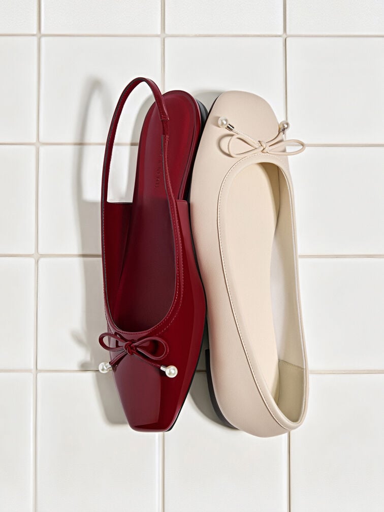 รองเท้าส้นเตี้ยทรงบัลเล่ต์ตกแต่งโบว์ประดับมุกรุ่น Barbara, สีชอล์ค, hi-res