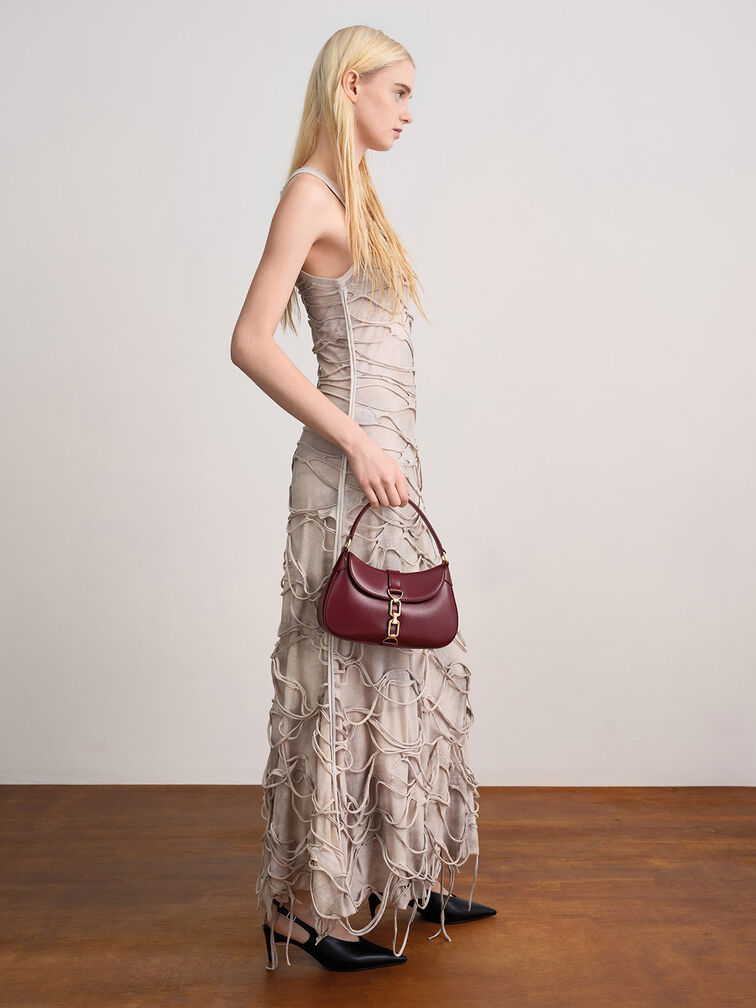 กระเป๋าโฮโบตกแต่งโซ่รุ่น Agatha, สีเบอร์กันดี, hi-res