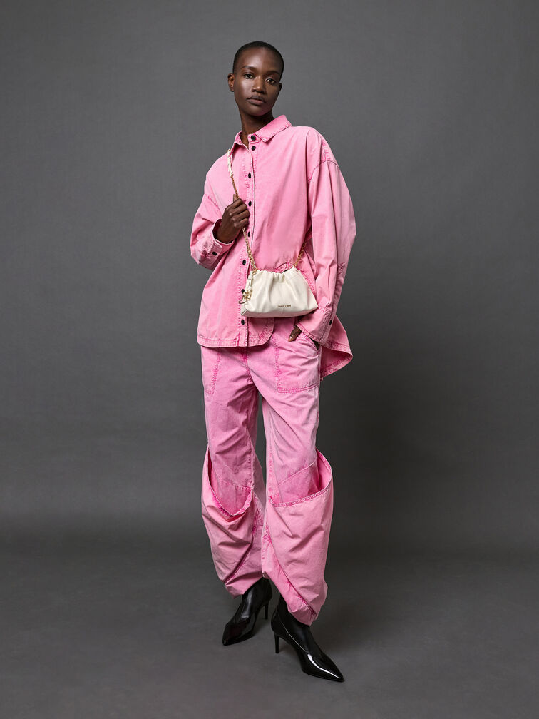 กระเป๋าสะพายข้างดีไซน์จับจีบรุ่น Ciara, สีครีม, hi-res