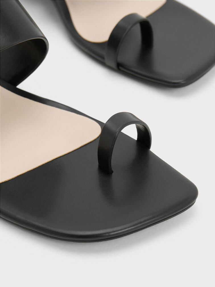Trice Metallic Accent Toe-Ring Sandals, สีดำ, hi-res