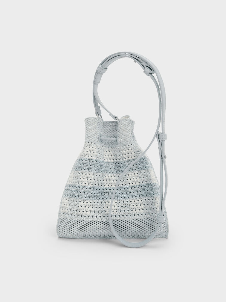กระเป๋าทรงถังลายตารางหมากรุกแบบถักรุ่น Ida, สีซีซอลต์บลู, hi-res