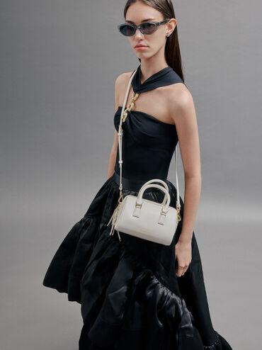 กระเป๋าโบว์ลิ่งรุ่น Everleigh, สีครีม, hi-res