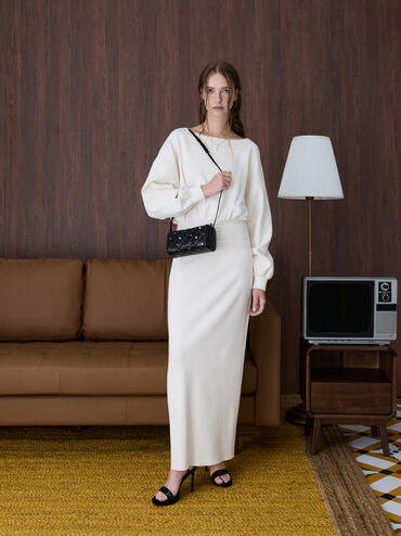 กระเป๋าสะพายไหล่ดีไซน์ลายควิลท์ประดับมุกรุ่น Janie, สีดำ, hi-res