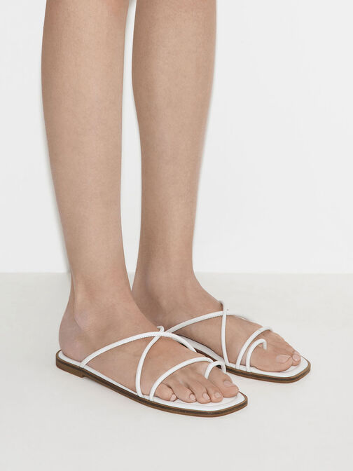 Meadow Strappy Toe-Ring Sandals, สีขาว, hi-res