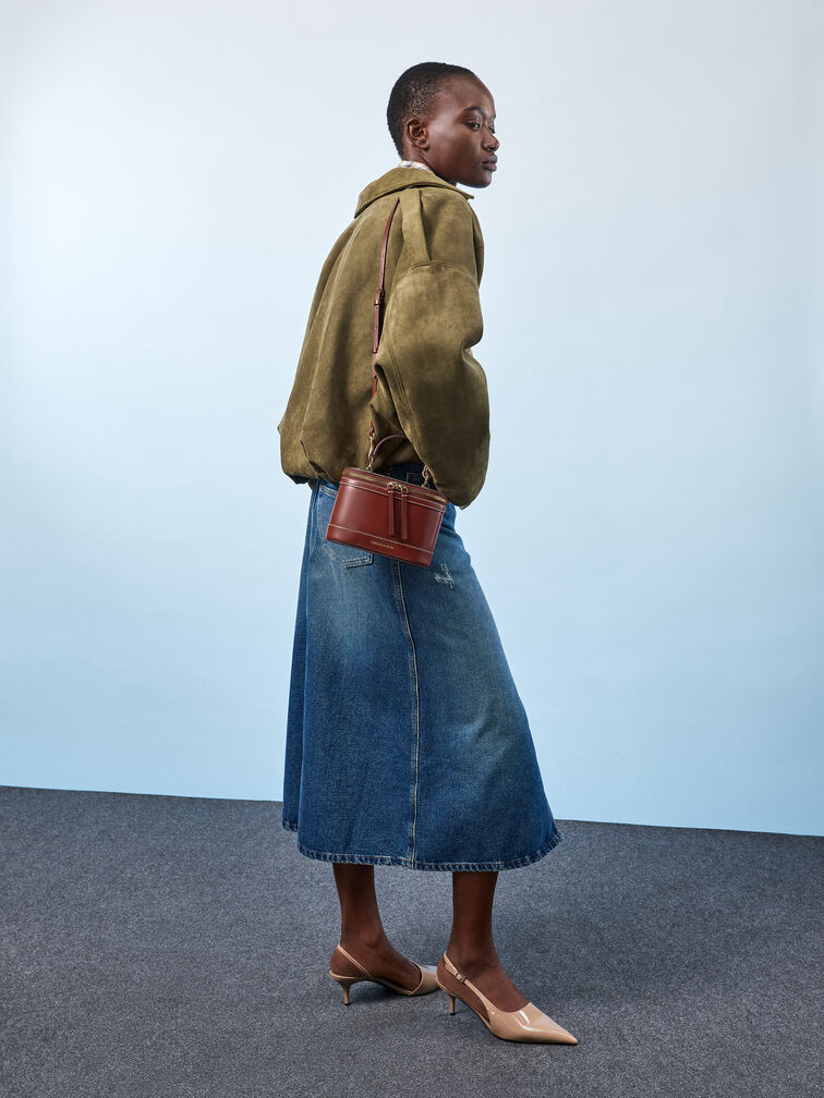 กระเป๋าถือทรงลูกบาศก์พร้อมหูจับด้านบนรุ่น Enola, สีอิฐ, hi-res