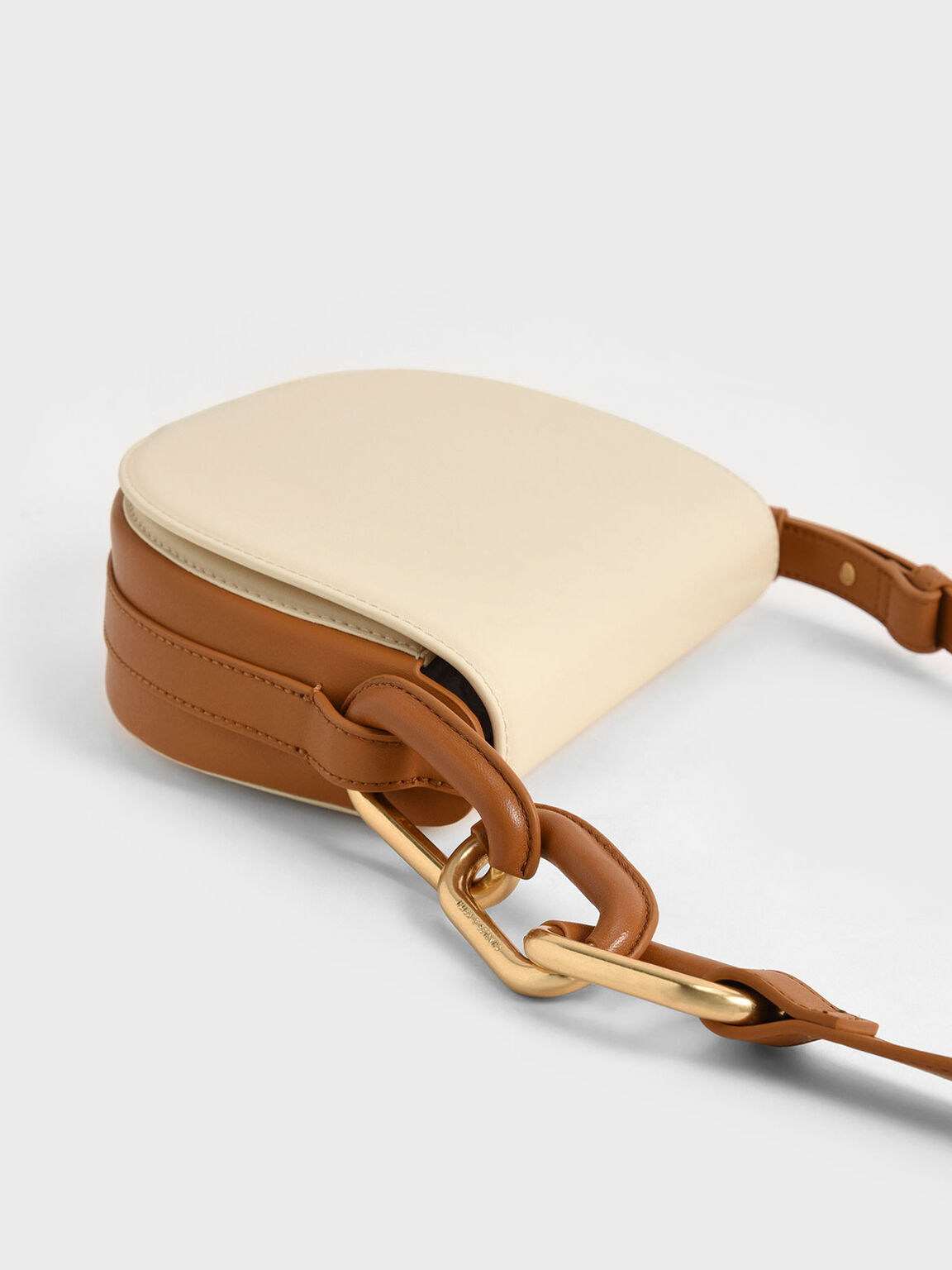 กระเป๋าสะพายข้าง Multi Kora Saddle Crossbody Bag CHARLES & KEITH TH