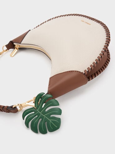 กระเป๋าโฮโบทรงโค้งผ้าแคนวาสพร้อมสายแบบถักรุ่น Blume, สีโทปแคนวาส, hi-res