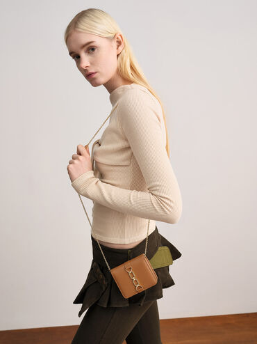 กระเป๋าใส่บัตรตกแต่งสายโซ่รุ่น Agatha, สีน้ำตาล, hi-res