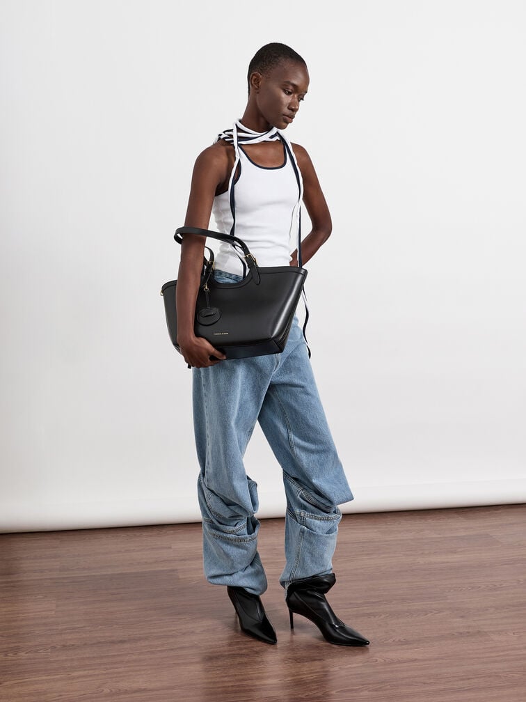 กระเป๋าโท้ทไซซ์ใหญ่พิเศษรุ่น Enola, สีดำ, hi-res