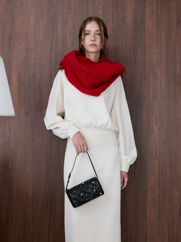 กระเป๋าสะพายไหล่ดีไซน์ลายควิลท์ประดับมุกรุ่น Janie, สีดำ, hi-res