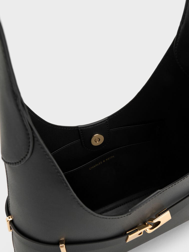 กระเป๋าโฮโบตกแต่งเข็มขัดอะไหล่เมทัลลิครุ่น Arlet, สีดำ, hi-res