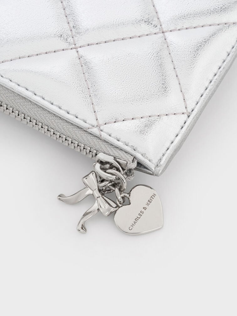 กระเป๋าสตางค์ลายควิลท์ดีเทลซิปรอบพร้อมประดับชาร์มรูปหัวใจโบว์รุ่น Arrietty, สีเงิน, hi-res